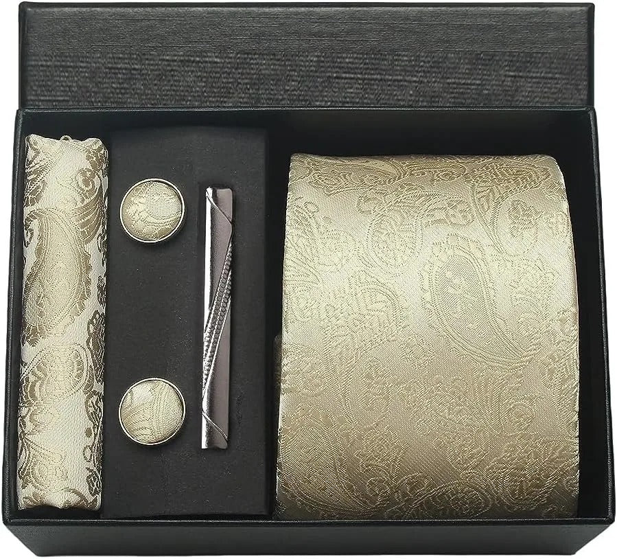 Conjunto Gravata Masculina em Seda com Lenço, Abotoadura e Clipe
