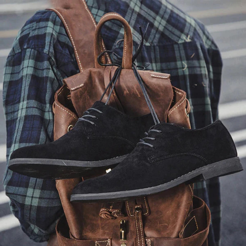 Sapato Casual em Couro Camurça - Minks British Style - Dom Conrado